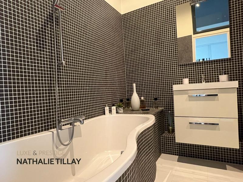 Loft - 188 m² - 6 pièces