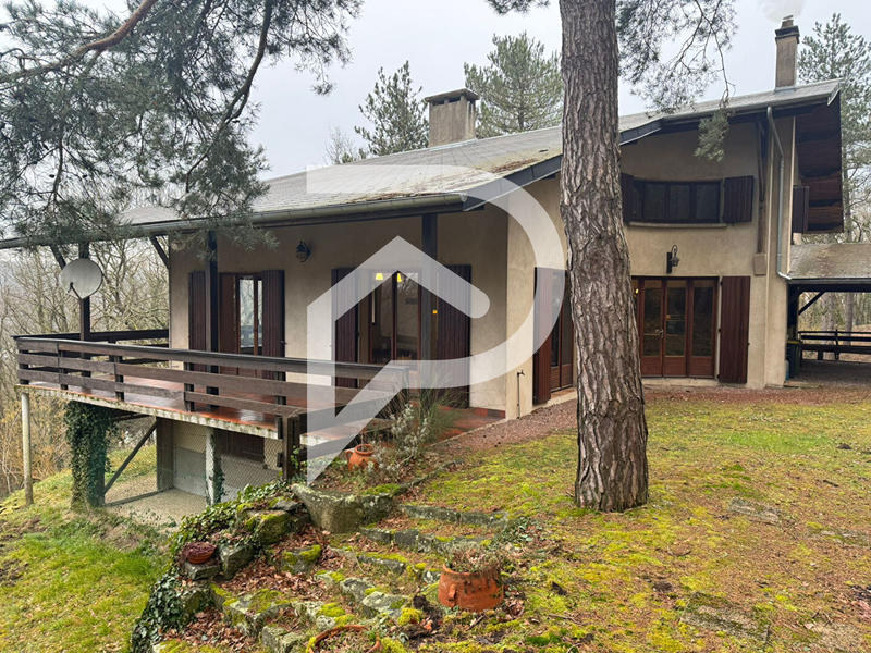 Maison - 339 m² - 12 pièces