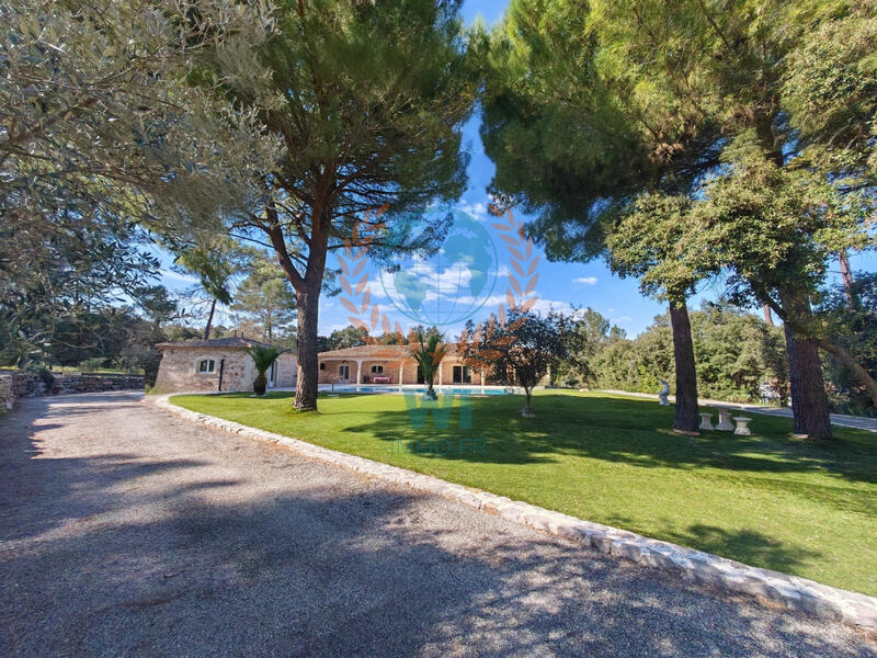 Villa - 177 m² - 6 pièces