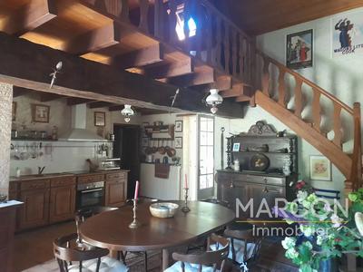 Propriété - 184 m² - 6 pièces