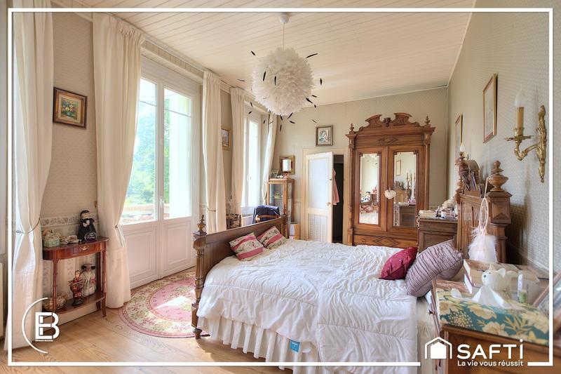 Maison - 290 m² - 9 pièces