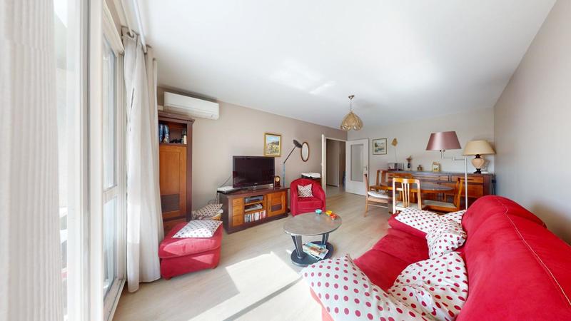 Appartement - 82 m² - 4 pièces