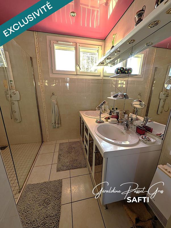 Maison - 190 m² - 9 pièces