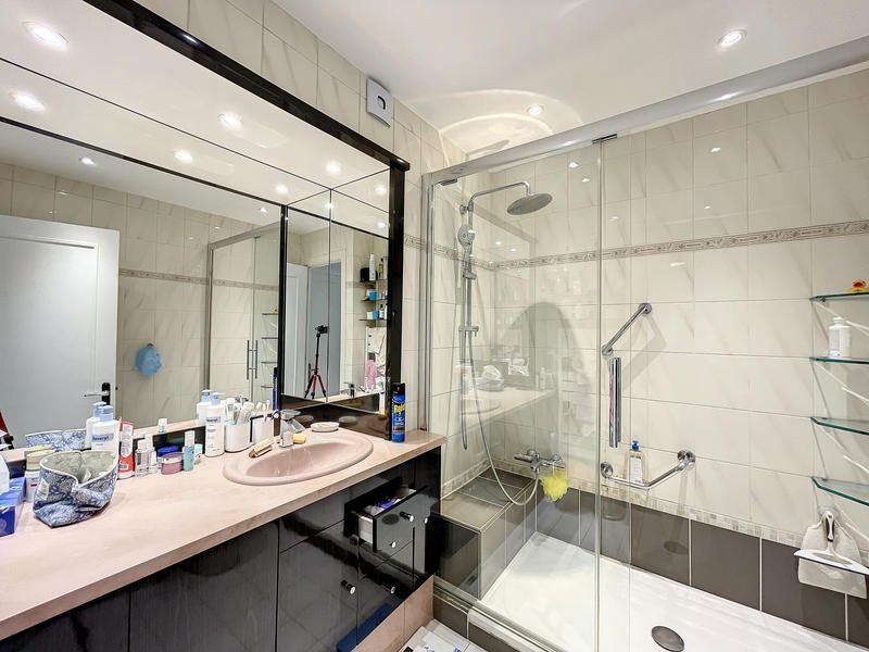 Appartement - 77 m² - 3 pièces