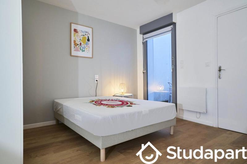 Chambre - 11 m² - 1 pièce