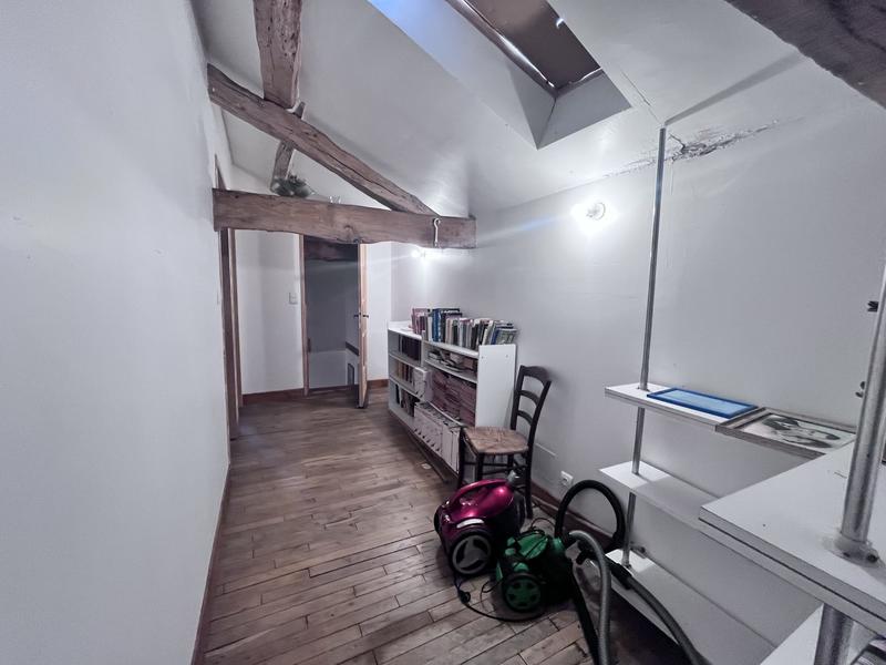 Maison traditionnelle - 200 m² - 9 pièces