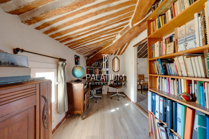 Maison - 284 m² - 12 pièces