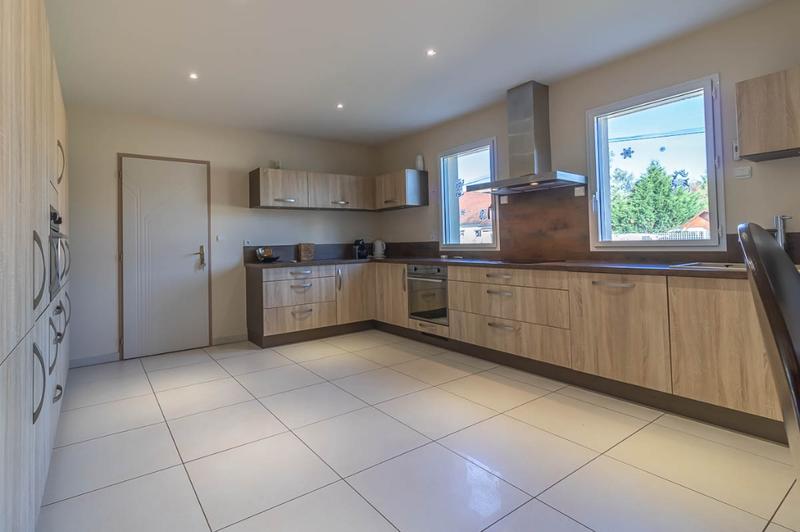 Maison - 295 m² - 9 pièces