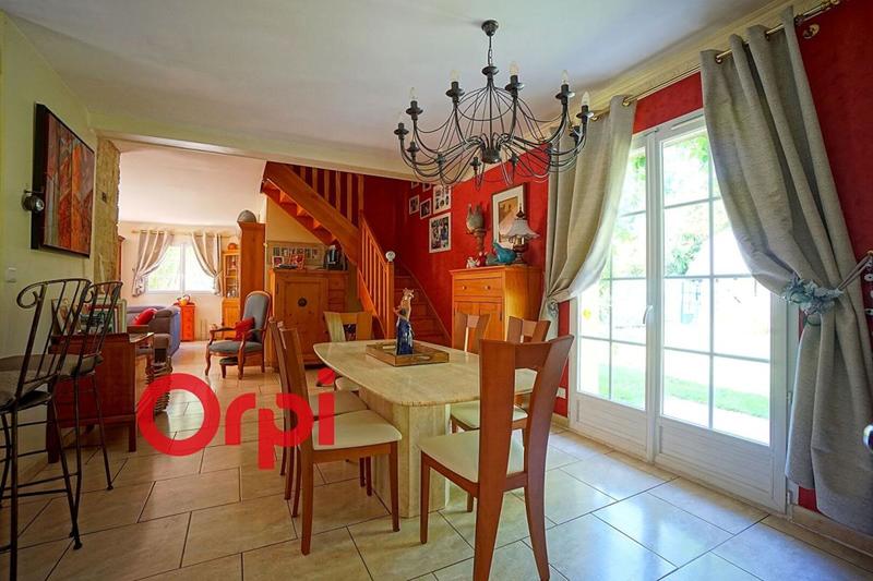 Maison - 220 m² - 9 pièces