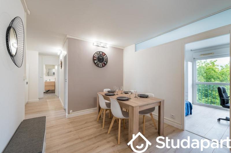 Chambre - 11 m² - 1 pièce