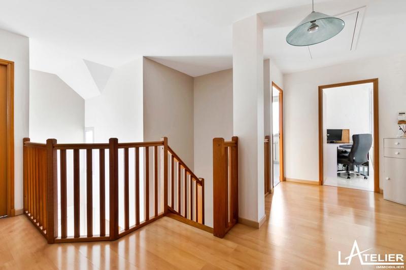 Maison - 196 m² - 7 pièces