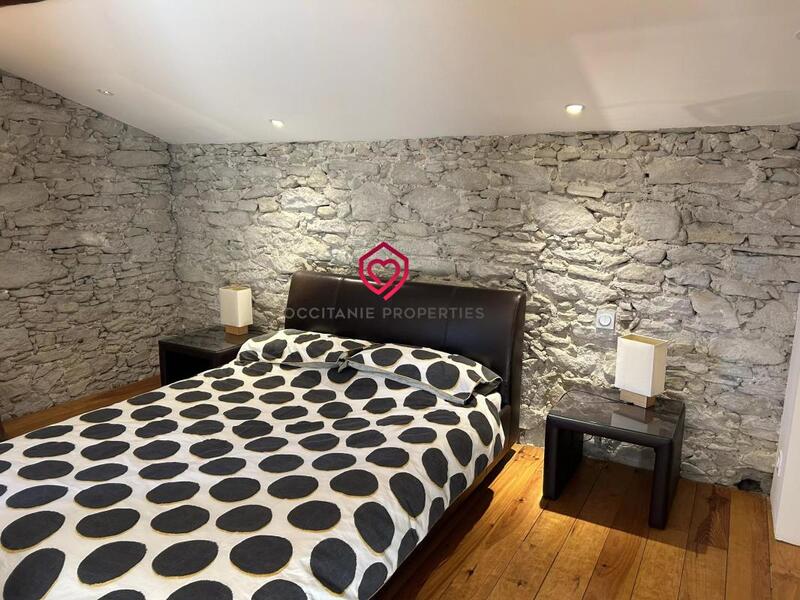 Maison de village - 405 m² - 13 pièces