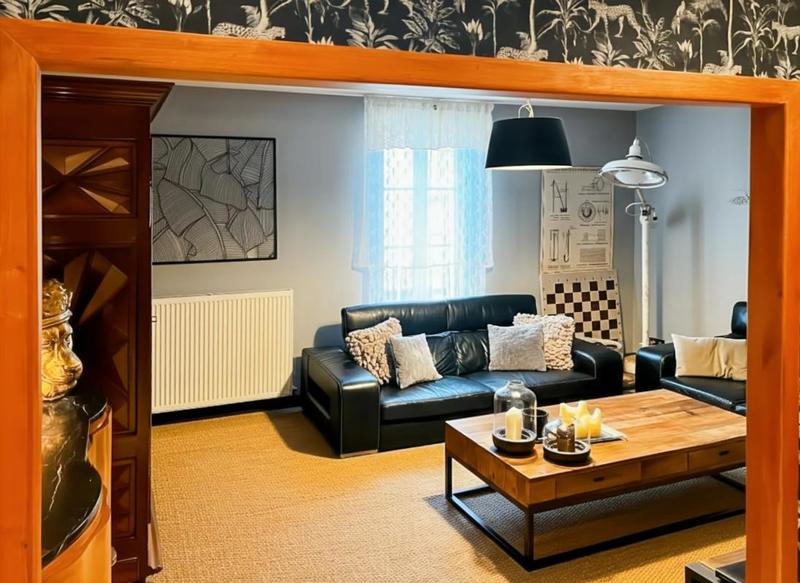 Maison - 180 m² - 7 pièces