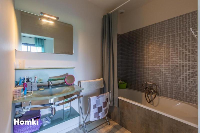 Maison - 237 m² - 5 pièces