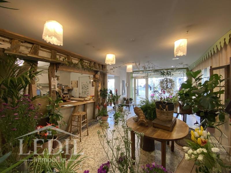 Magasins - 80 m² - 2 pièces