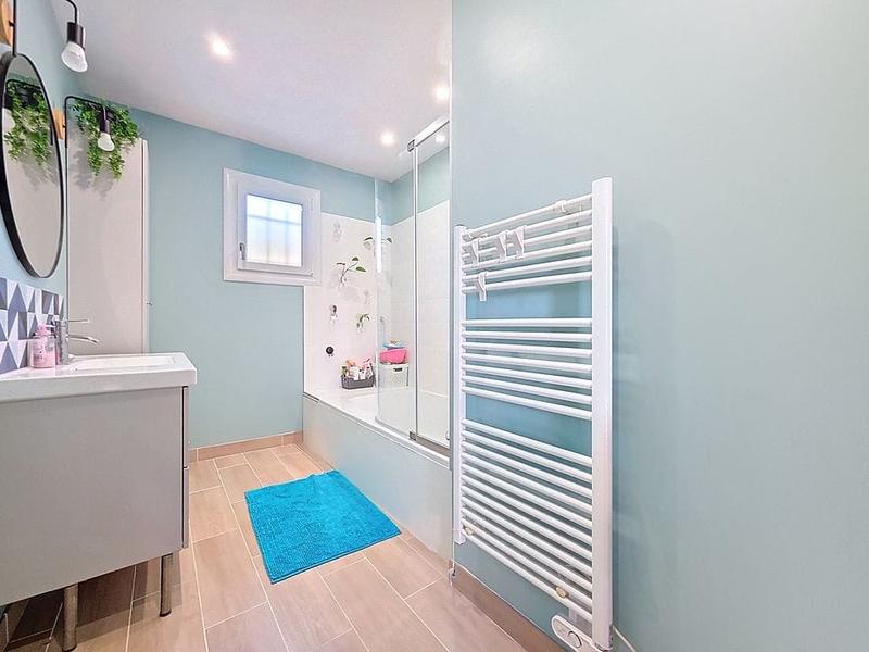 Maison - 92 m² - 4 pièces