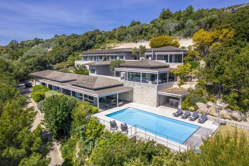 Propriété - 466 m² - 11 pièces