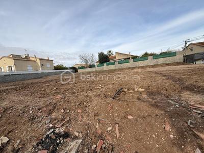 Terrain constructible - 918 m²