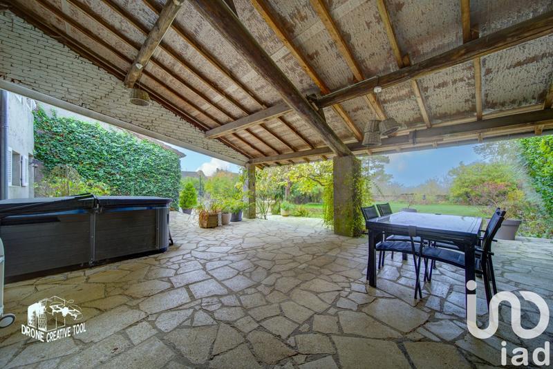 Maison - 290 m² - 10 pièces