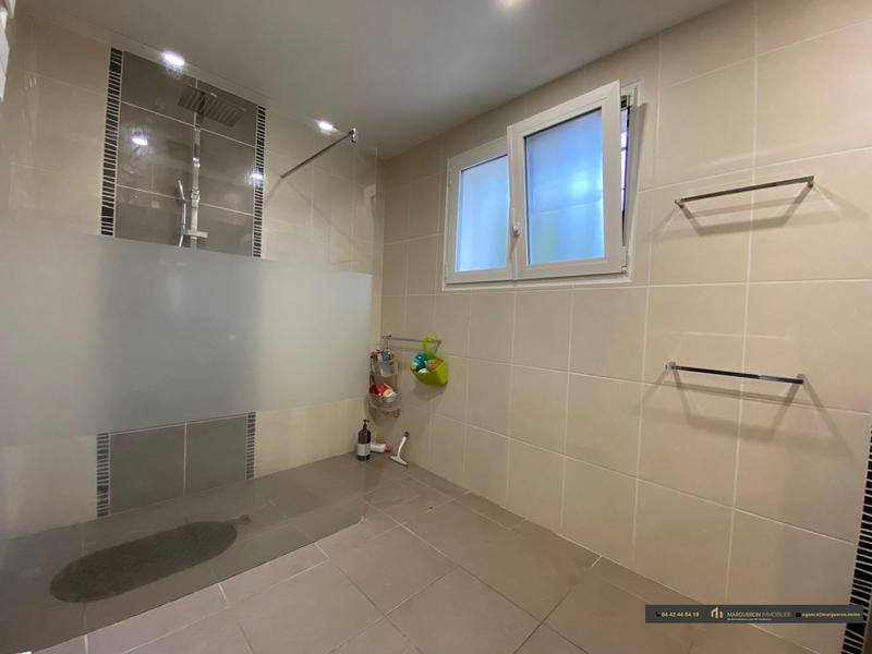 Maison traditionnelle - 143 m² - 5 pièces