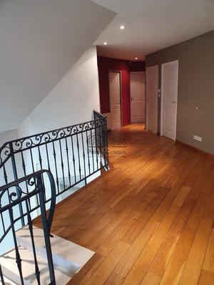 Maison - 200 m² - 6 pièces