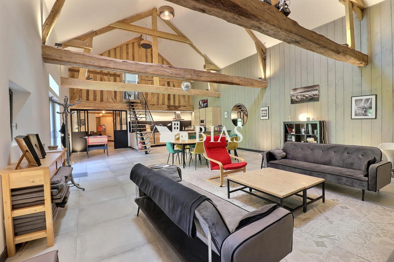 Maison - 212 m² - 5 pièces