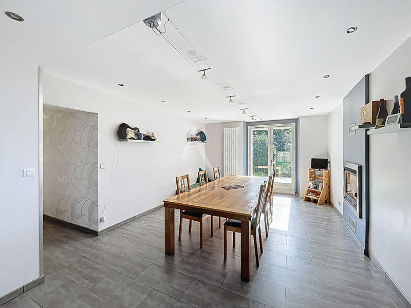 Maison - 155 m² - 8 pièces