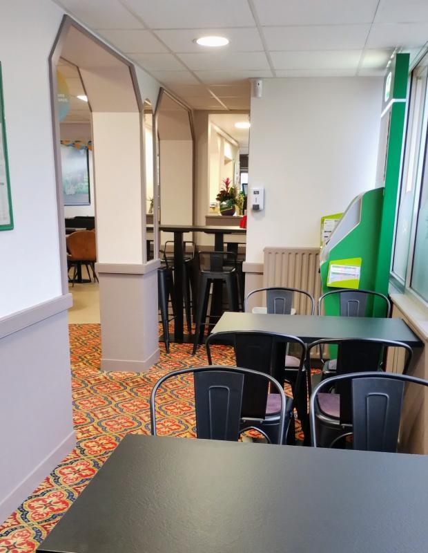 Fonds de commerce - Local commercial - 140 m²