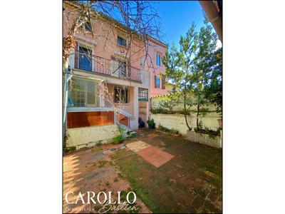 Maison de ville - 200 m² - 7 pièces