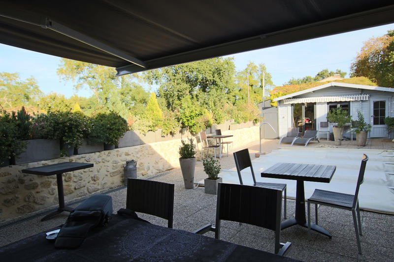 Maison - 230 m² - 8 pièces