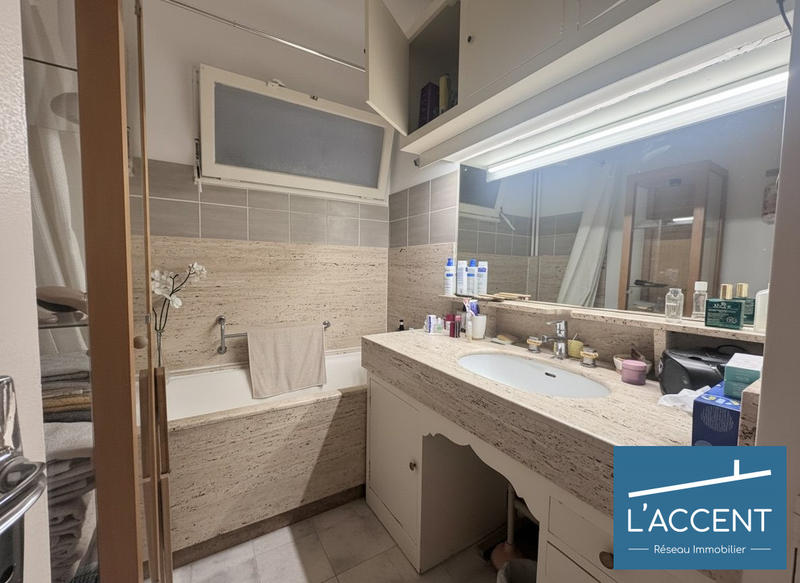 Appartement - 110 m² - 4 pièces