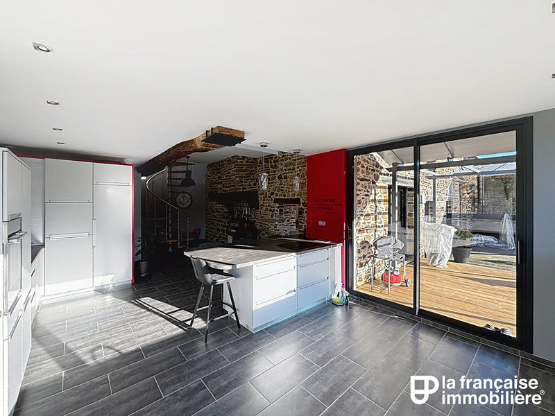 Maison - 231 m² - 6 pièces