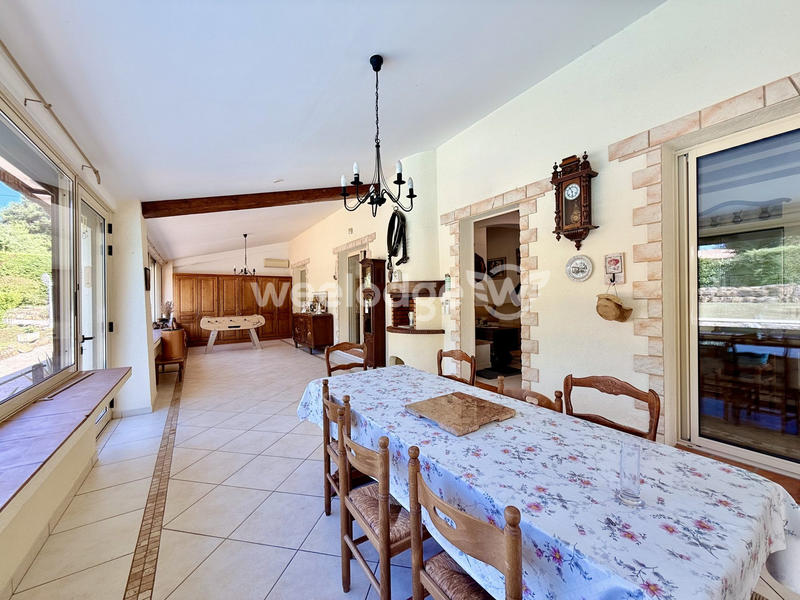 Maison traditionnelle - 225 m² - 9 pièces