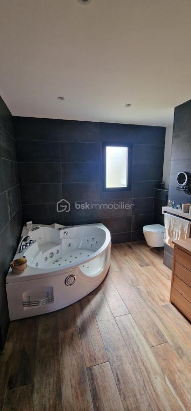 Villa - 213 m² - 5 pièces