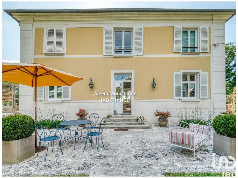 Maison - 226 m² - 9 pièces