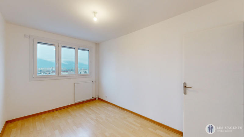 Appartement - 95 m² - 5 pièces
