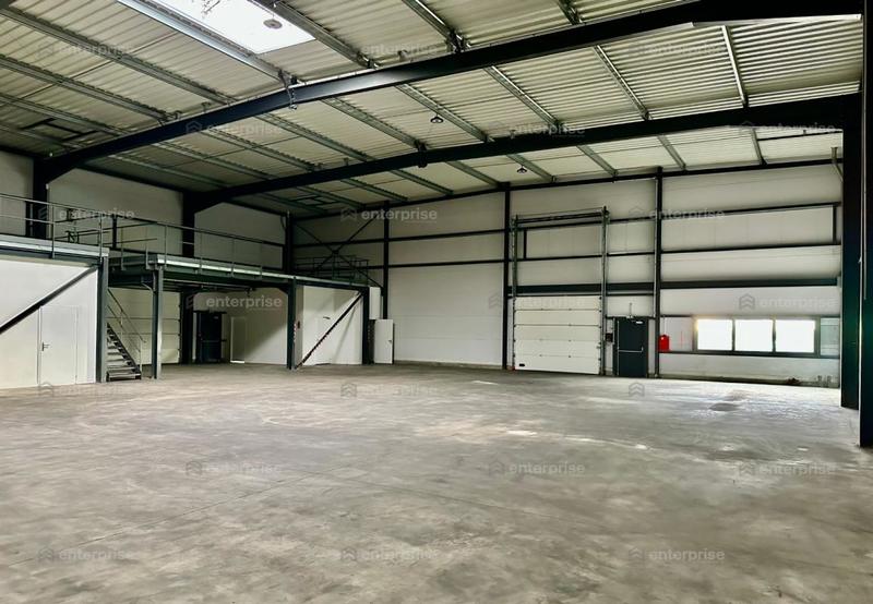 Local d'activité / Entrepôt - 716 m²