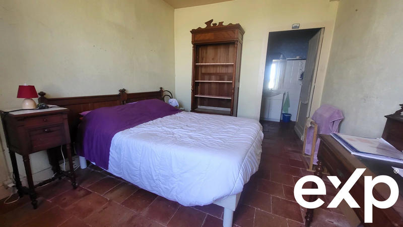 Maison - 213 m² - 8 pièces