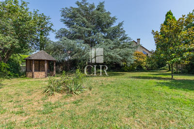 Maison ancienne - 522 m² - 10 pièces