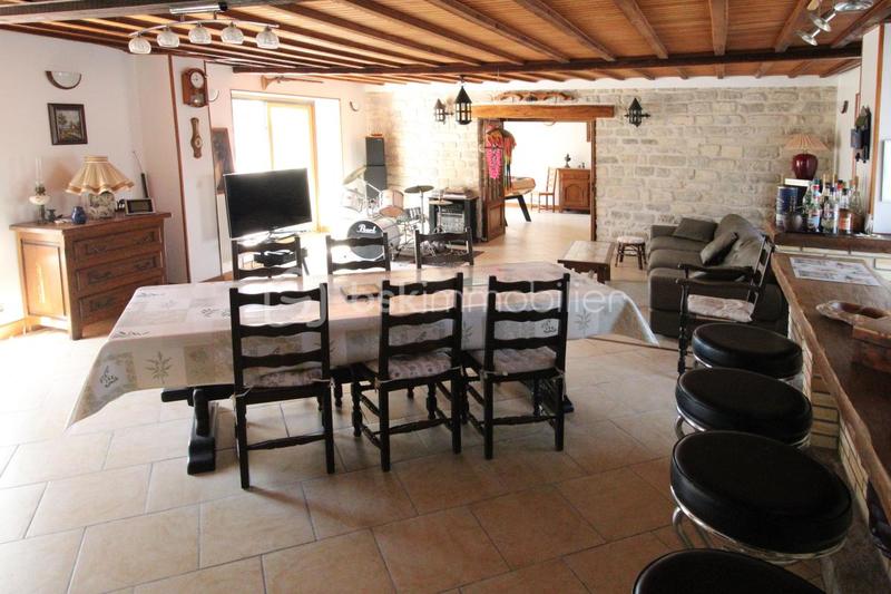 Maison en pierre - 225 m² - 6 pièces