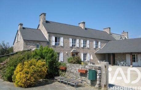 Maison - 465 m² - 17 pièces