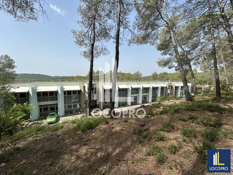 Local d'activité / Entrepôt - 1 330 m²