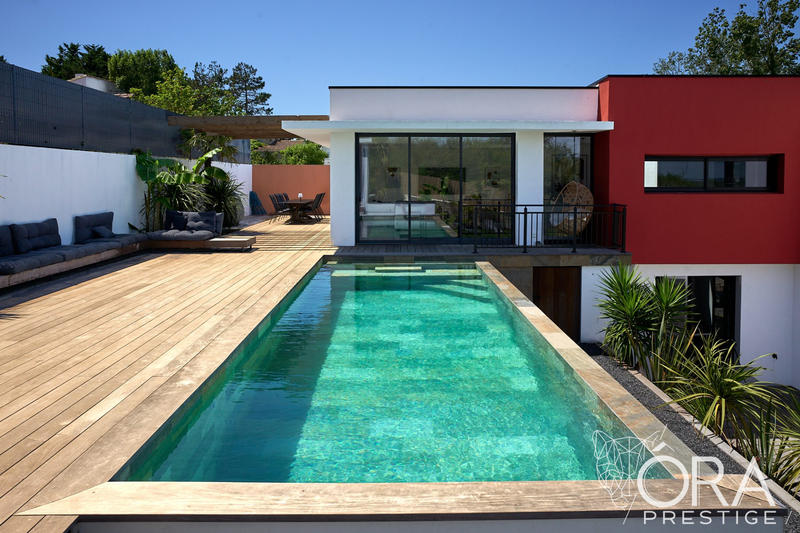 Maison contemporaine - 217 m² - 7 pièces