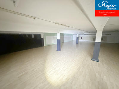 Local commercial - 935 m²