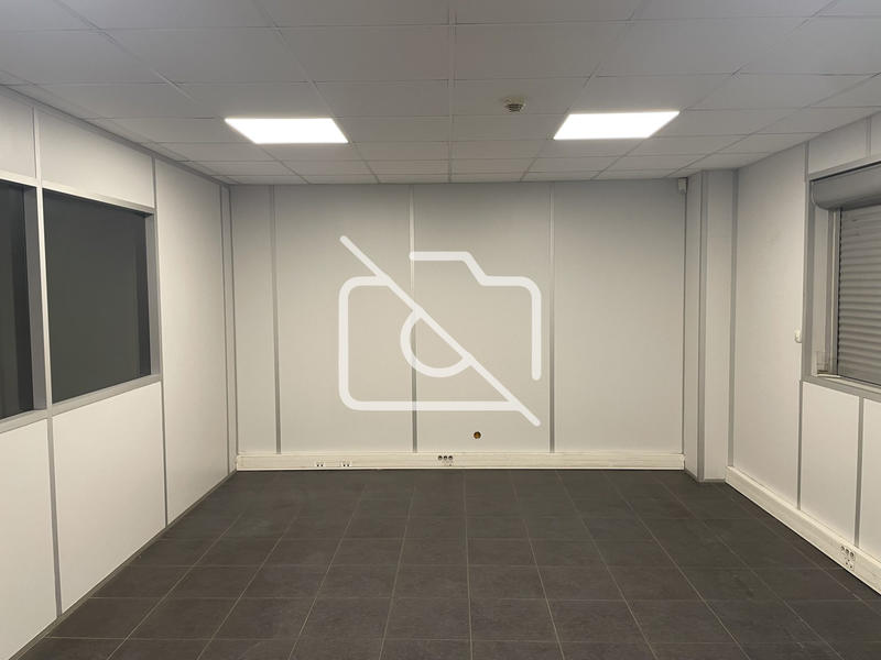 Entrepôt - 3 000 m²