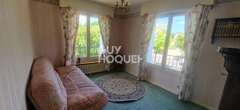 Maison - 230 m² - 10 pièces