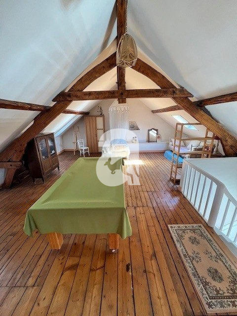 Maison - 180 m² - 8 pièces