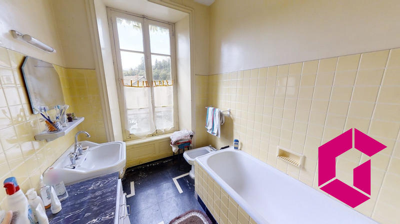 Maison - 180 m² - 6 pièces