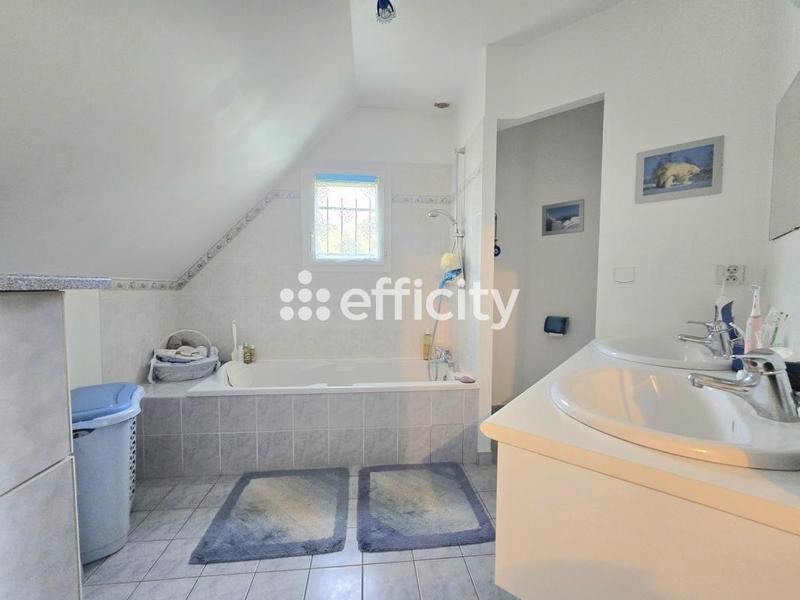 Pavillon - 130 m² - 6 pièces