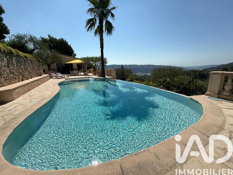 Maison - 171 m² - 6 pièces